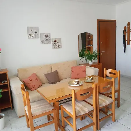 דירה Nicholas House !