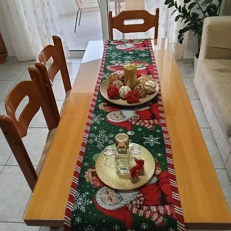 Nicholas House ! * Chalkís